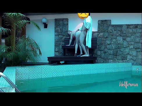 ❤️ El cap convida la criada a la piscina, però no va poder resistir-se a una calor ☑ Porno rus a nosaltres ca.porno-flix.ru ❌❤
